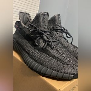 Yeezy 350 V2